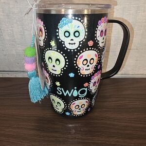 NWT 18oz Swig Tumbler Glow In The Dark Sugar Skulls Day Of The Dead With Tassle